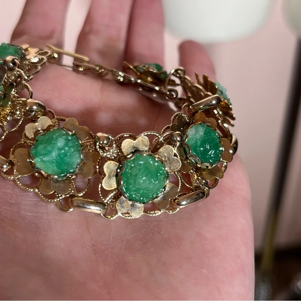 Vintage antique 1940's Art deco Green Peeking Glass Gold wide Bracelet